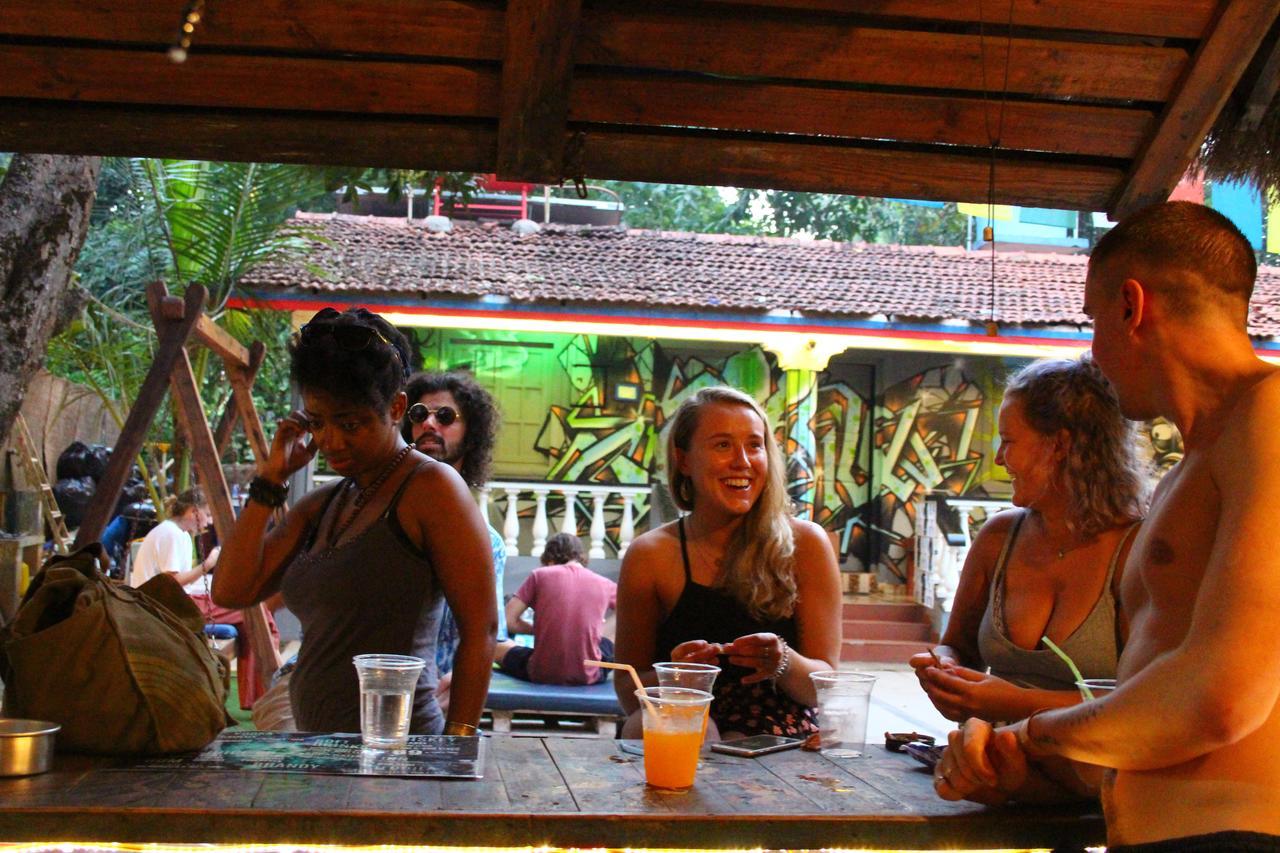 Pappi Chulo Vagator Hostel Buitenkant foto